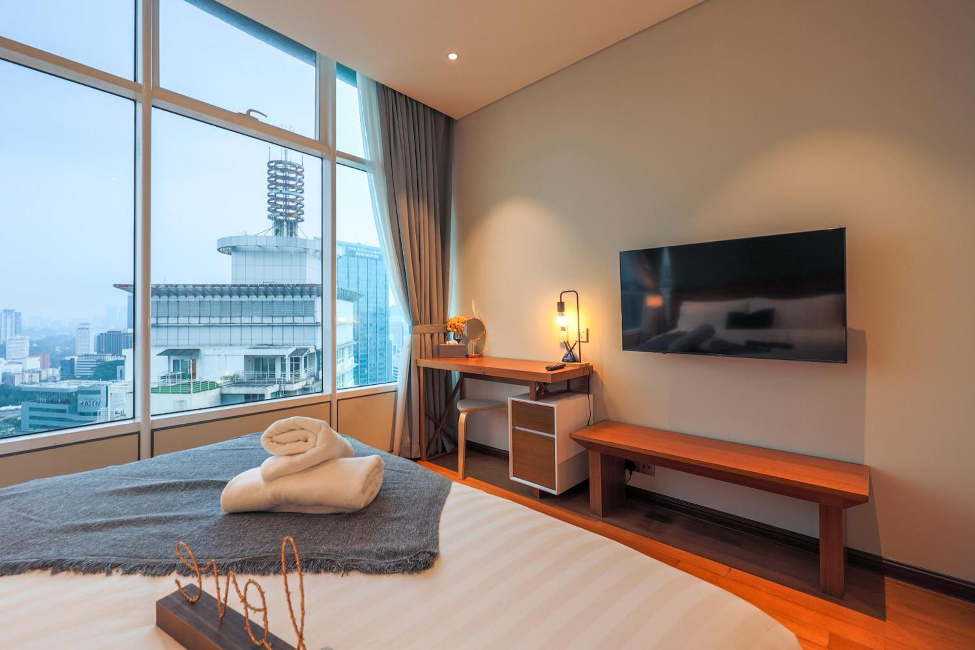 Calm Sojourn, Sky Suites Klcc Kuala Lumpur Exteriör bild